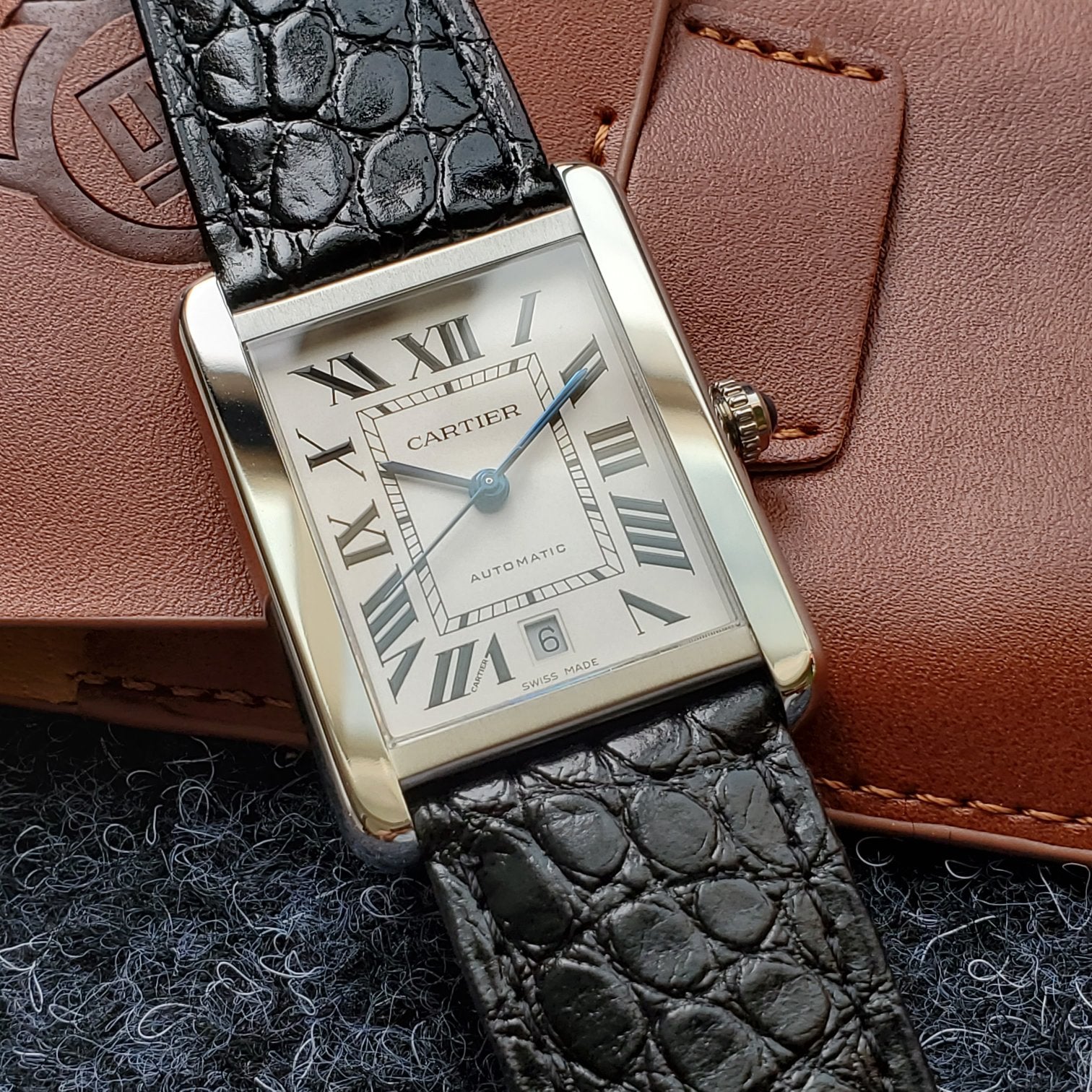 Panthere De Cartie Quartz Pink Gold Case