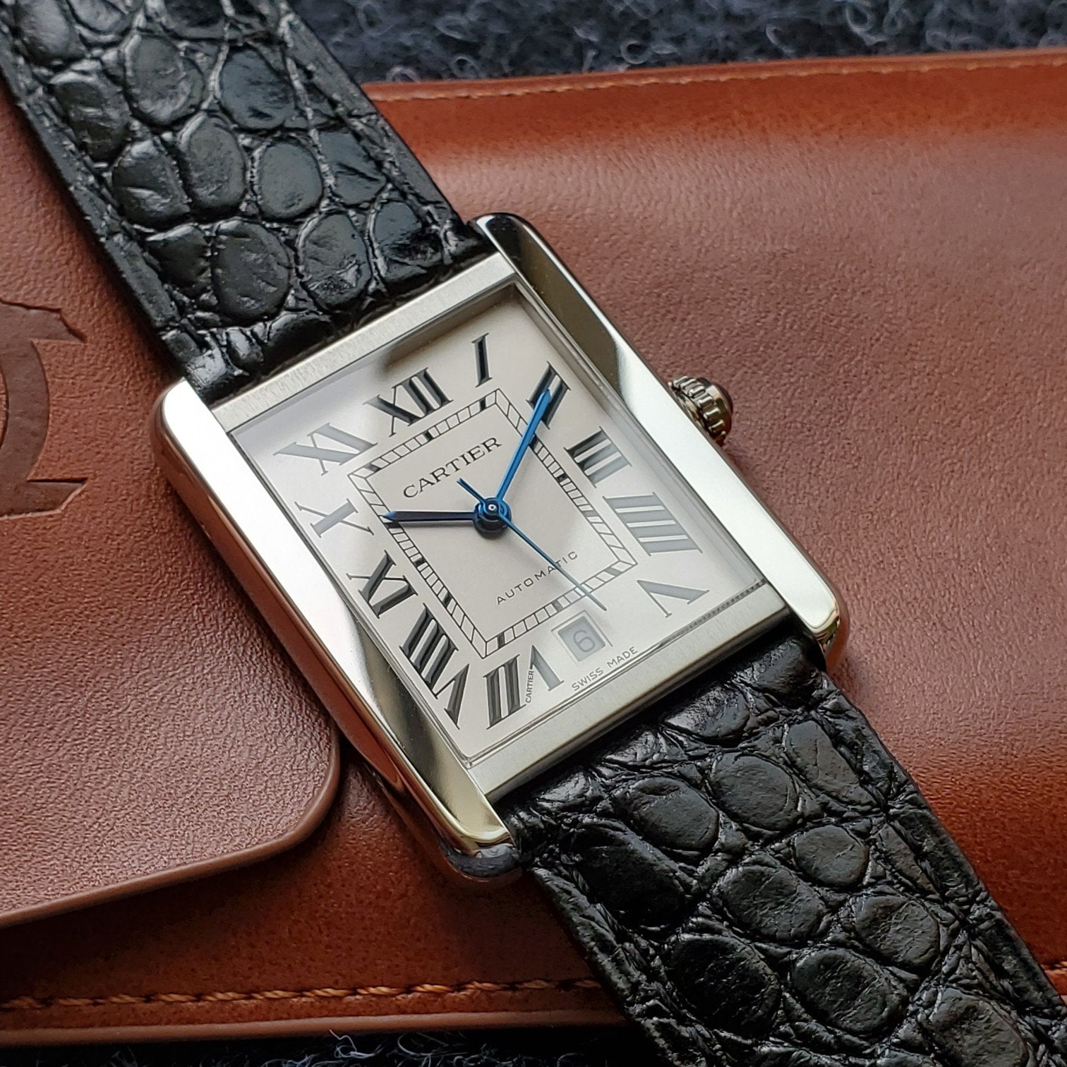 Panthere De Cartie Quartz Pink Gold Case