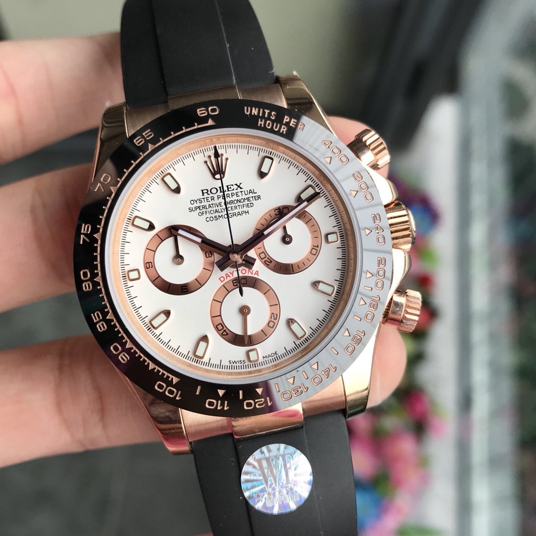 DAYTONA ROSE GOLD CASE 40MM WHITE DIAL RUBBER STRAP