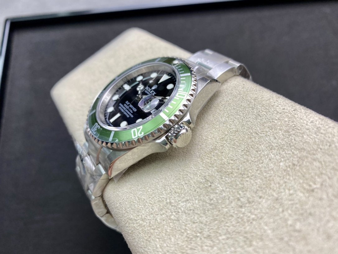 SUBMARINER DATE KERMIT DIAL