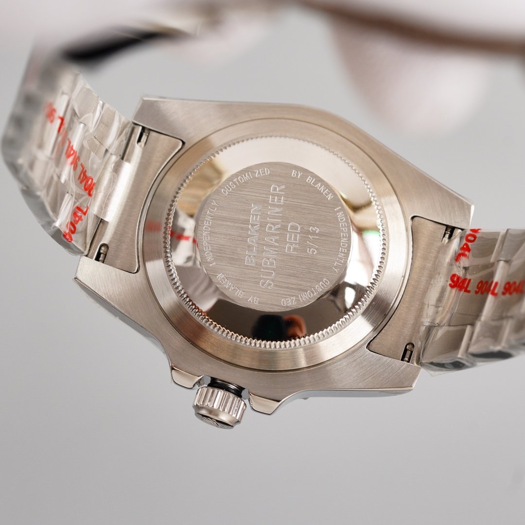 SUBMARINER 40 CUSTOM DARK PINK BEZEL