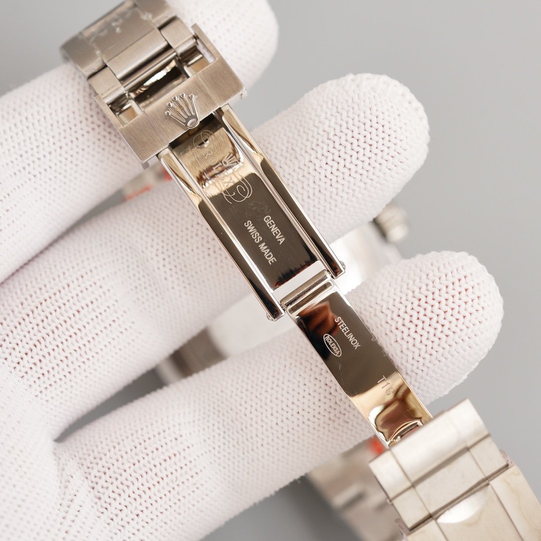 SUBMARINER 40 CUSTOM DARK PINK BEZEL