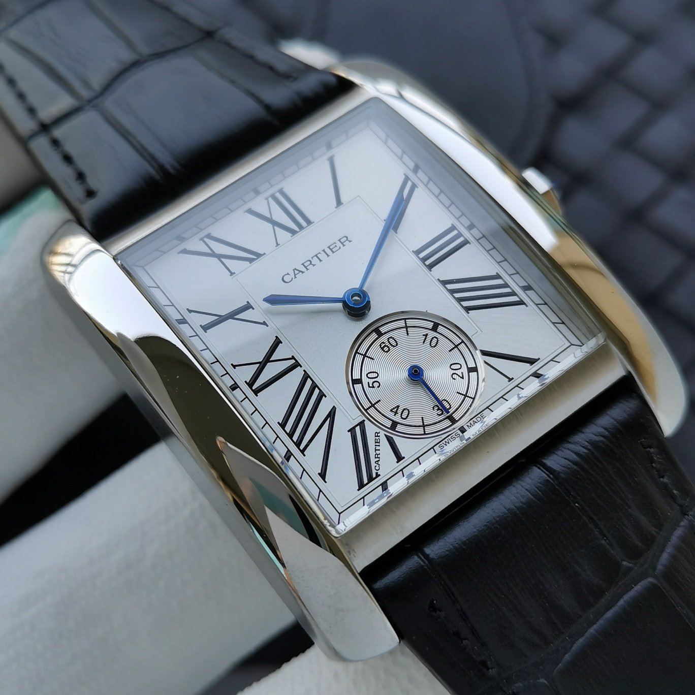 Panthere De Cartie Quartz Pink Gold Case