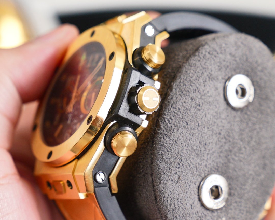 Panthere De Cartie Quartz Pink Gold Case