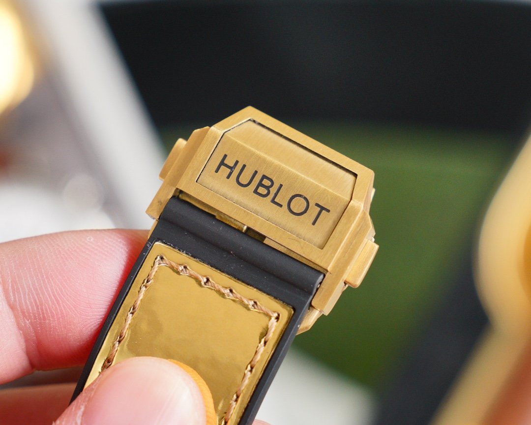 Panthere De Cartie Quartz Pink Gold Case