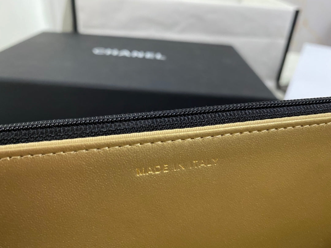 CC Large Tote 39 Light Beige Canvas Pearl Logo