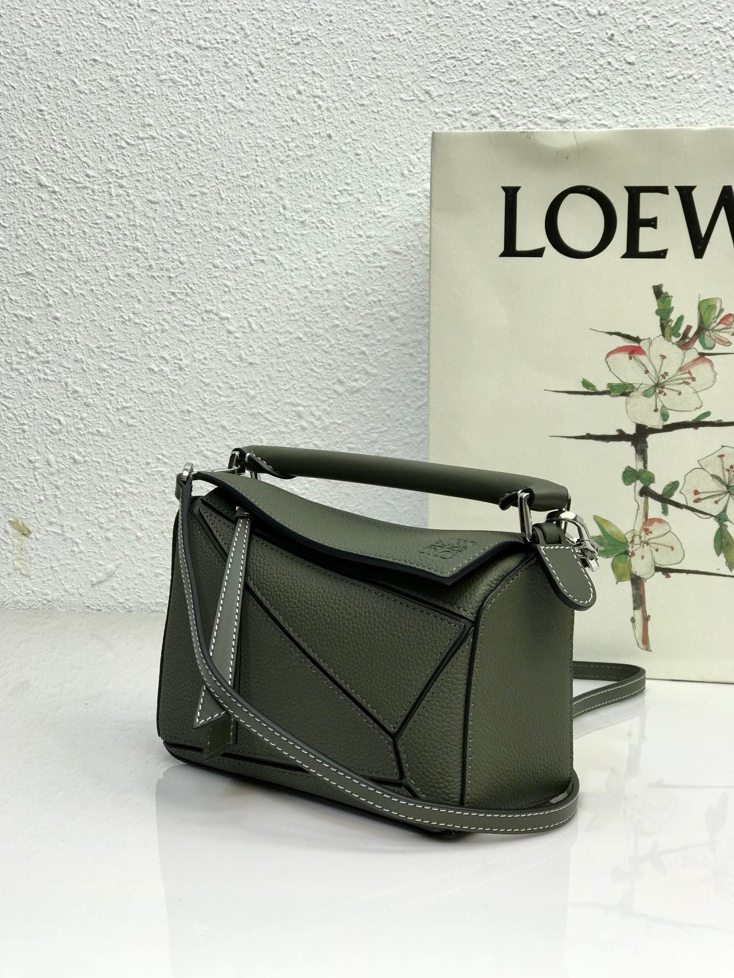 Loew Puzzle Fold Tote Iblack Shiny Calfskin