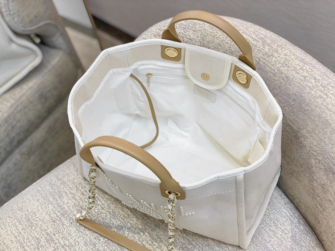 CC Large Tote 39 Light Beige Canvas Pearl Logo