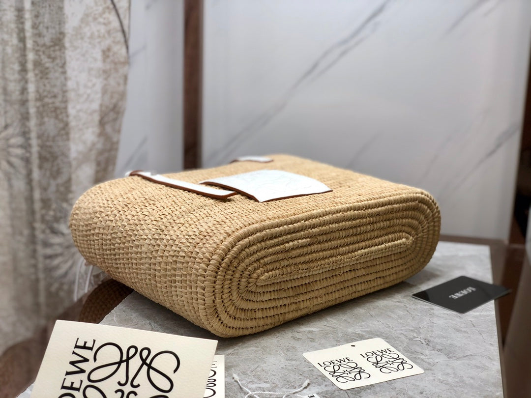 Loew Puzzle Fold Tote Iblack Shiny Calfskin