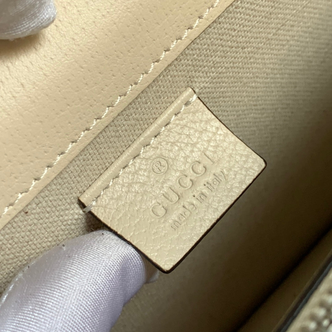 Bv Medium Andiamo 32Cm Black Lambskin