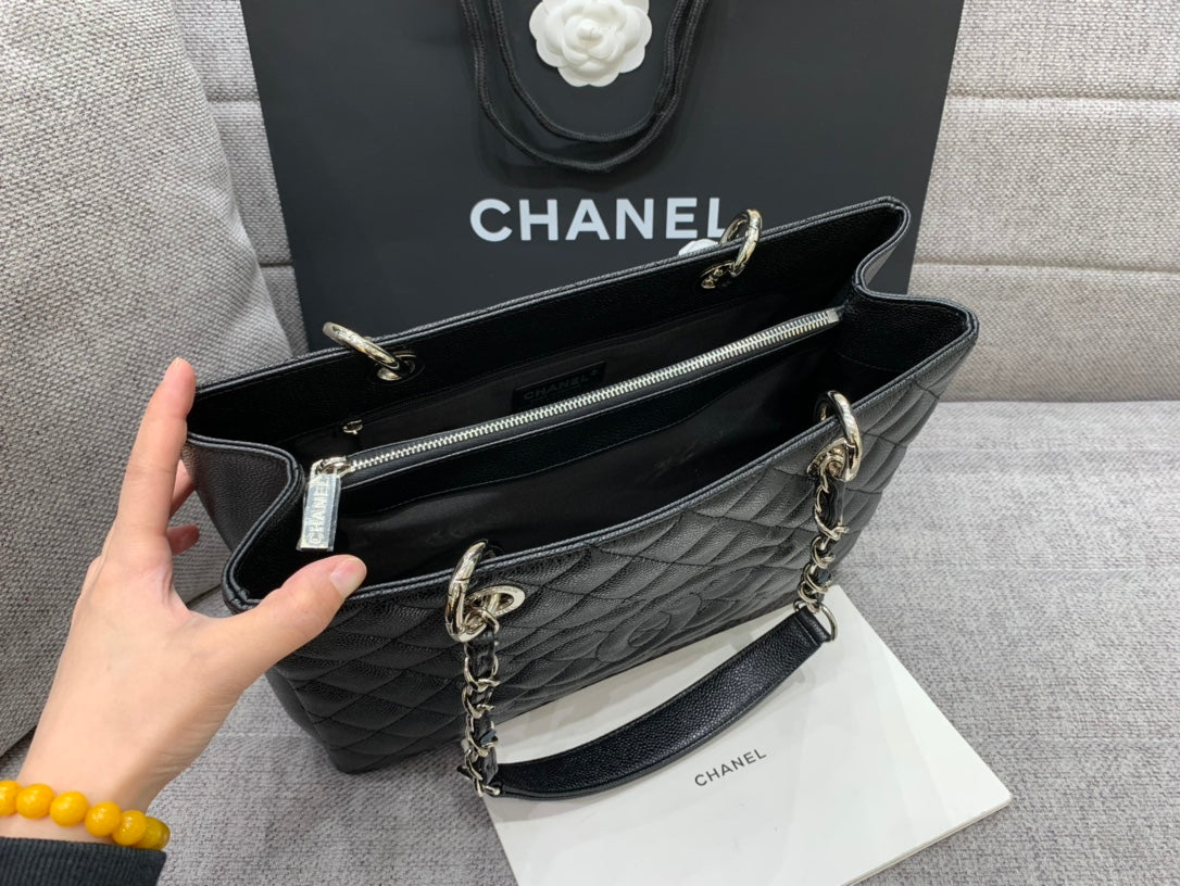 CC Large Tote 39 Light Beige Canvas Pearl Logo