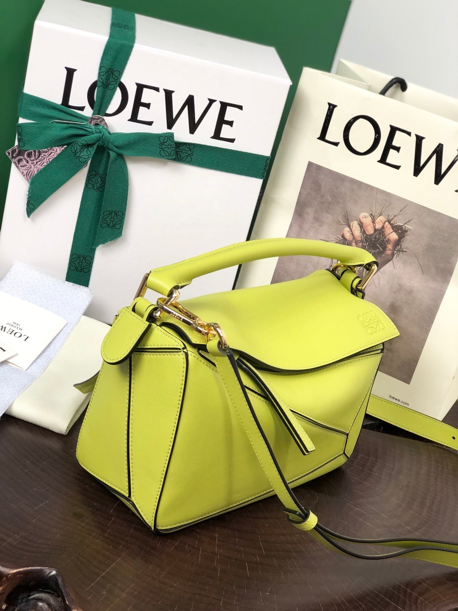 Loew Puzzle Fold Tote Iblack Shiny Calfskin