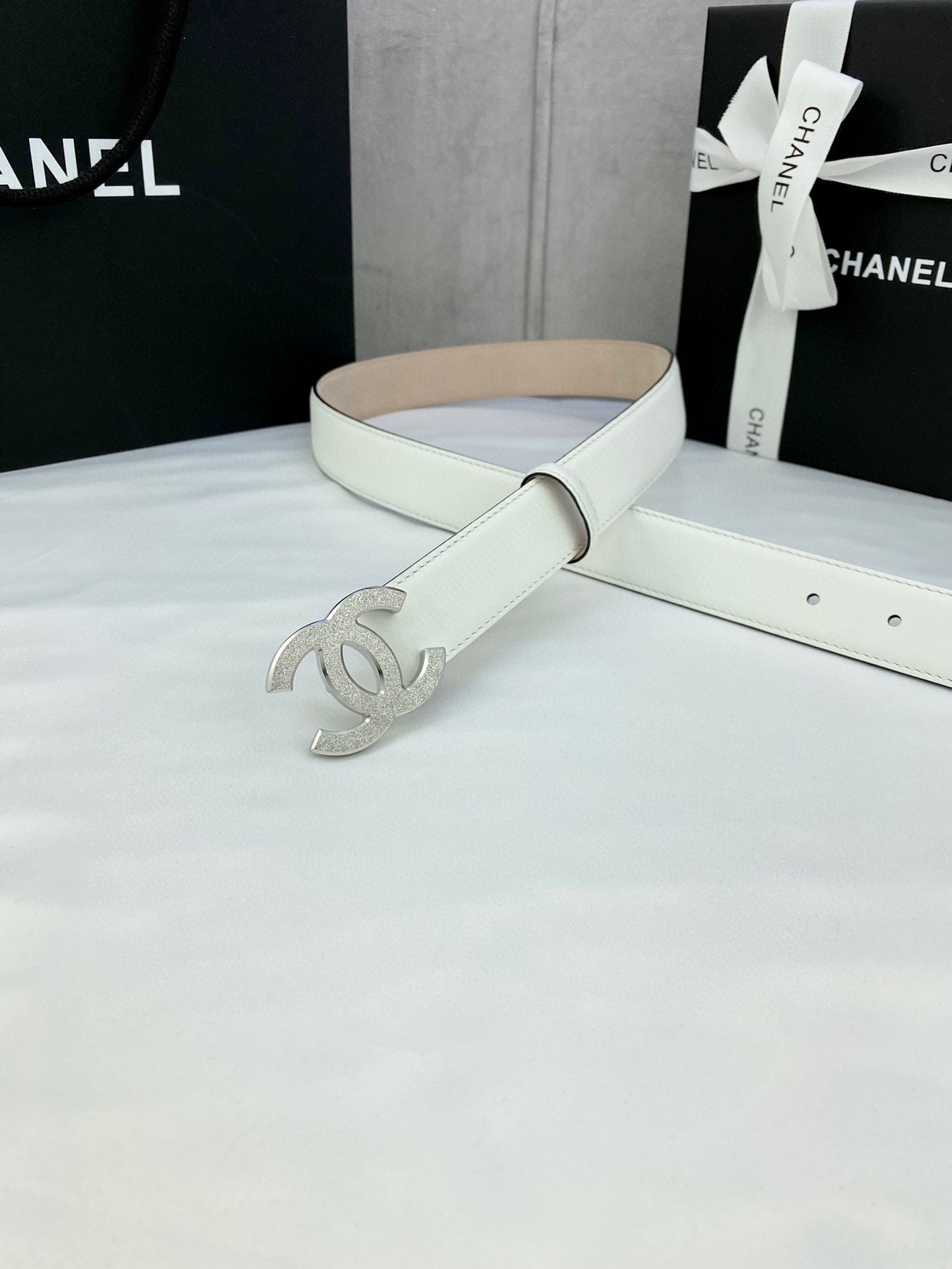 Double C Belt 30Mm In White Calfskin Metal Buckle