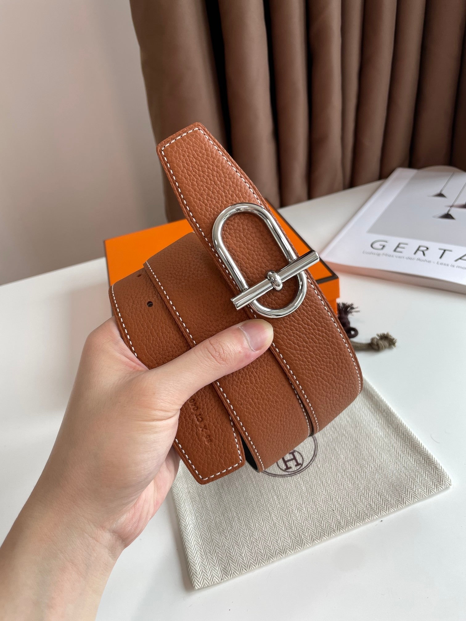 Hm Ithaque Belt Silver Buckle & Reversible Cinnamon Brown And Black Leather Strap 38Mm