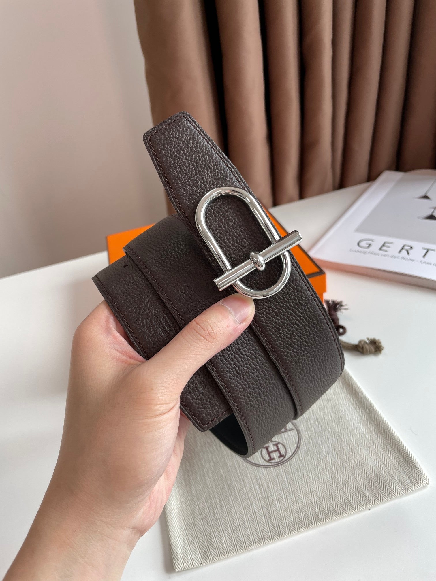 Hm Ithaque Belt Silver Buckle & Reversible Chocolate Brown And Black Leather Strap 38Mm