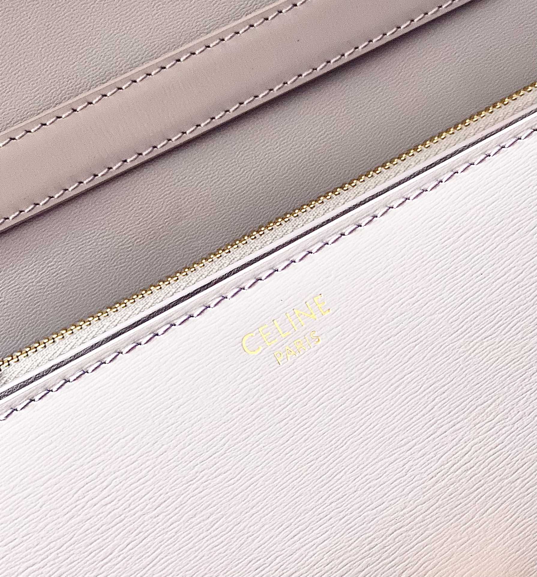 CELINE MEDIUM CLASSIQUE BAG 24CM LIGHT PURPLE CALFSKIN