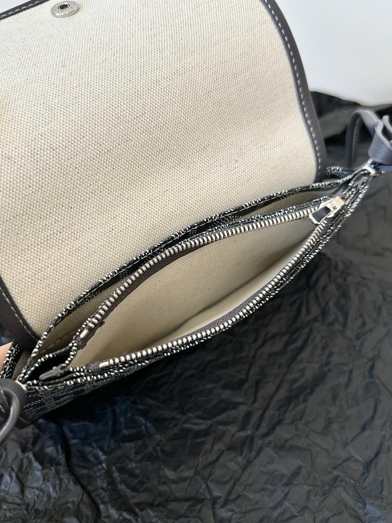 Richelieu Wallet 19 In Classic Red Goyardine Canvas