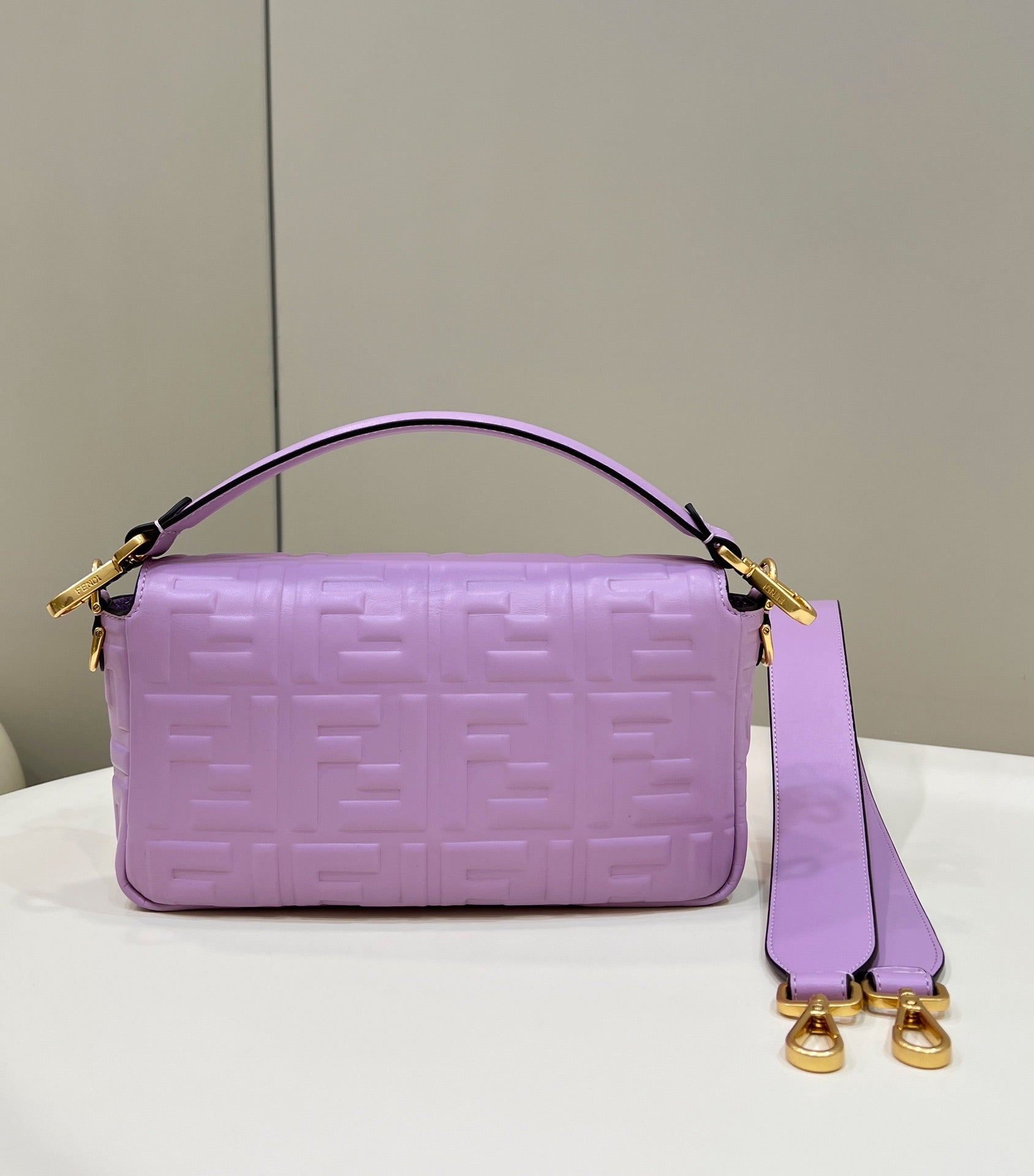 Baguette 27cm Violet Lambskin Gold Hardware