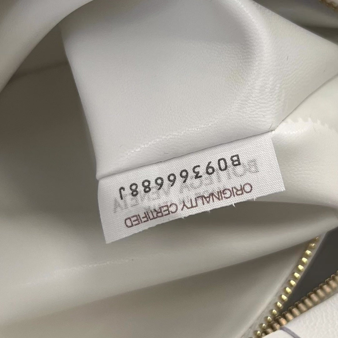 SMALL JODIE 48 WHITE CALFSKIN