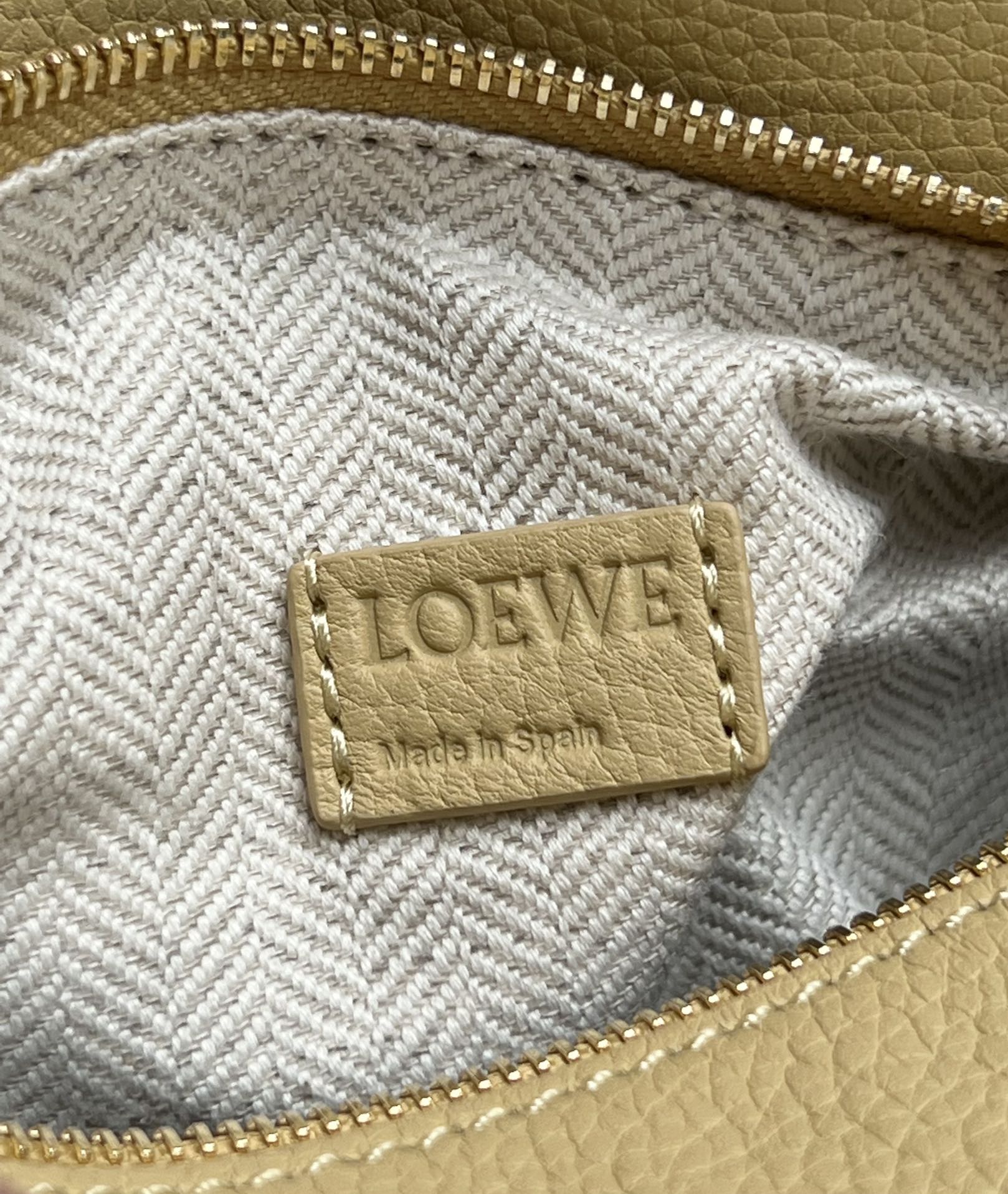 Loew Puzzle Fold Tote Iblack Shiny Calfskin