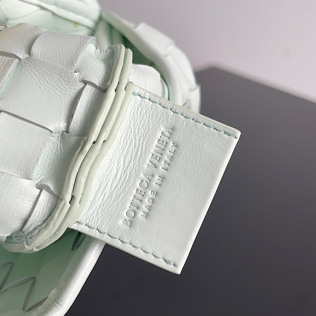 SARDINE 20 with CHAIN in WHITE LAMBSKIN