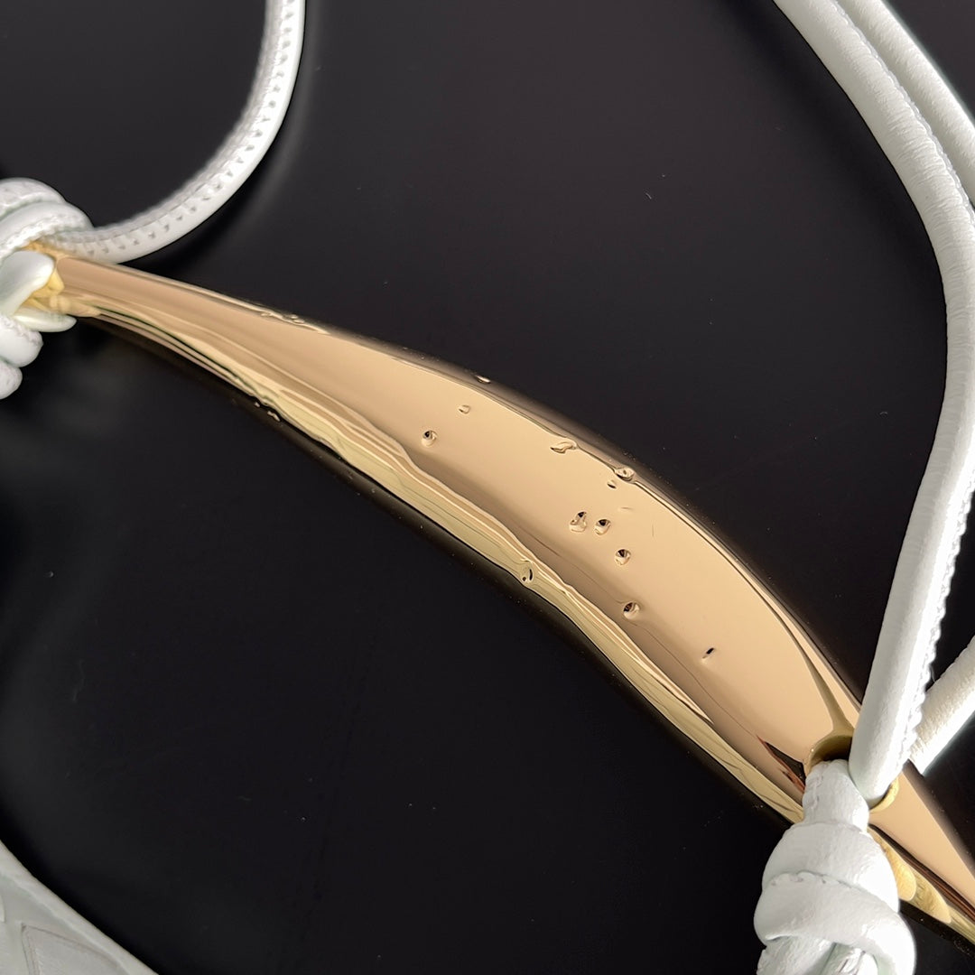 SARDINE 20 with CHAIN in WHITE LAMBSKIN