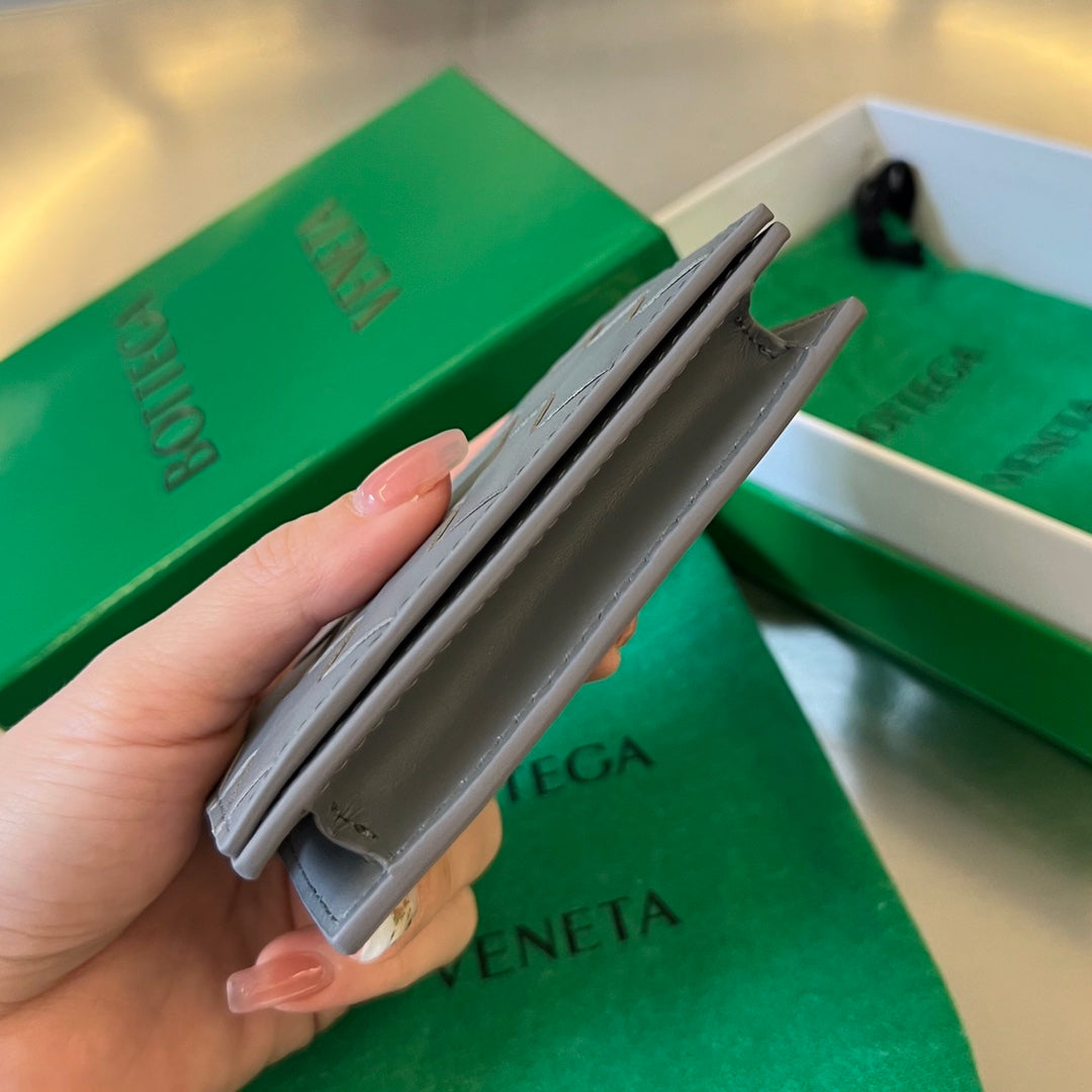 Richelieu Wallet 19 in Classic Red Goyardine Canvas