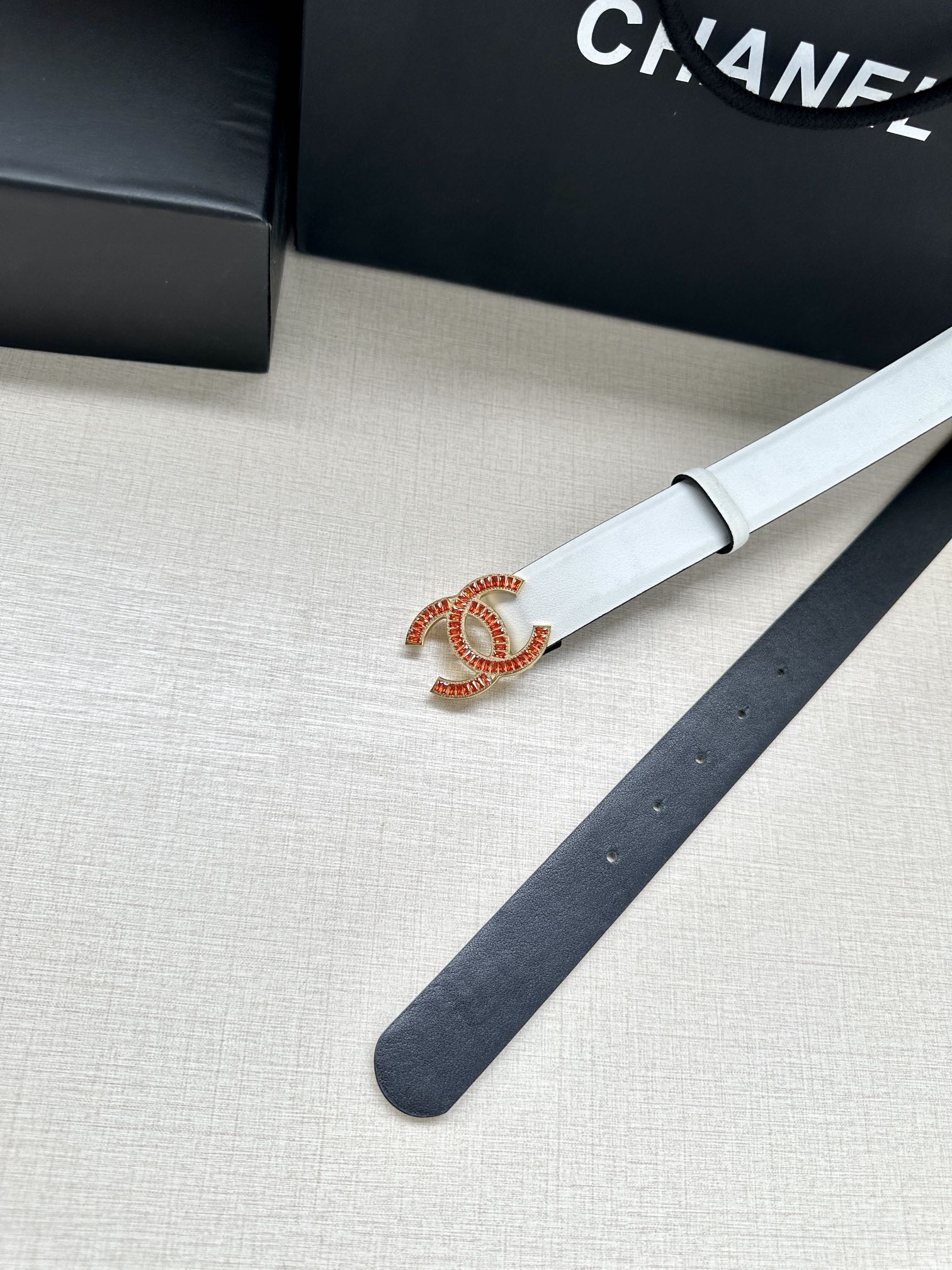 Chanel 25S Belt 30 Mm In White Calfskin 616972