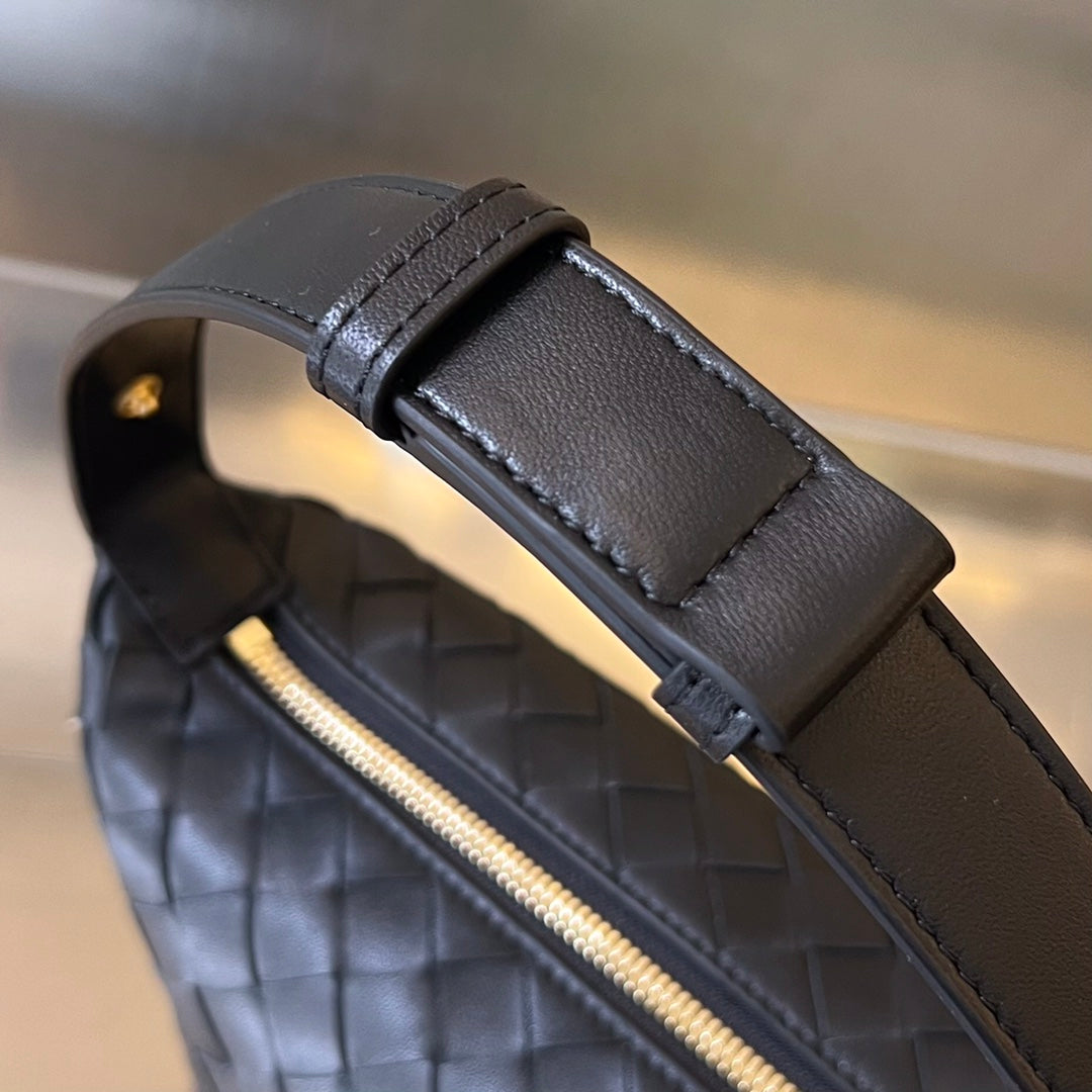 WALLACE 22 BAG in BLACK CALFSKIN