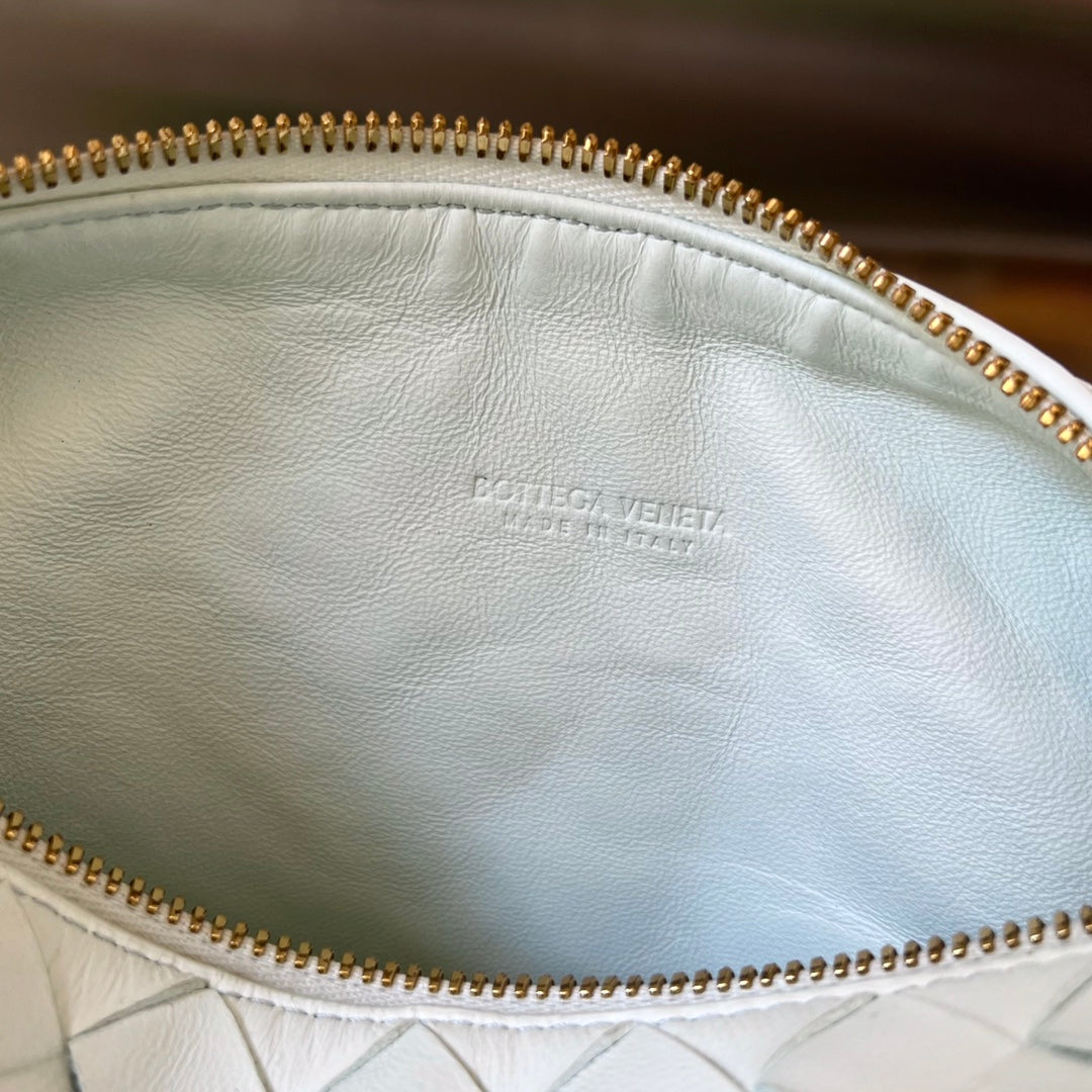 WALLACE 22 BAG in WHITE CALFSKIN