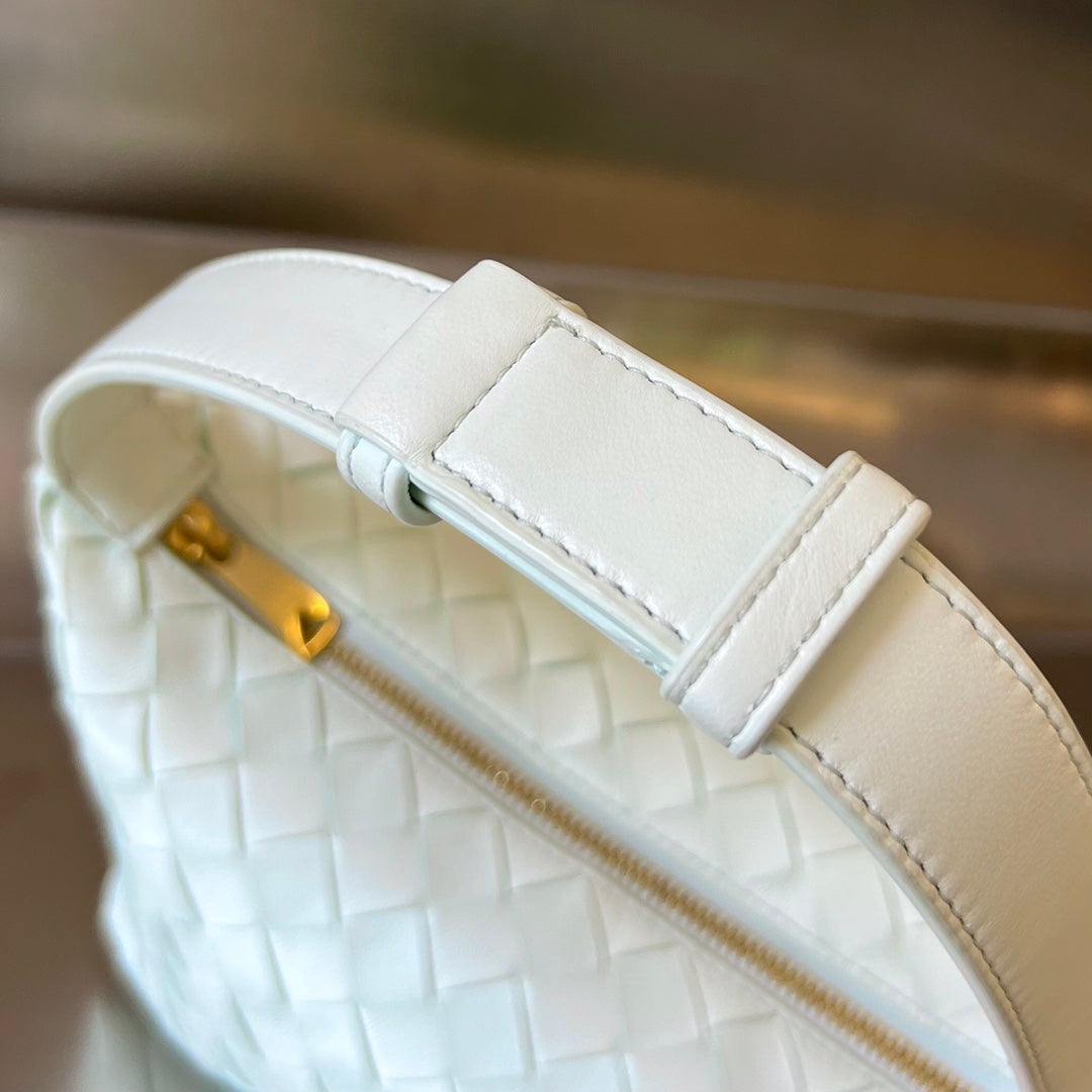 WALLACE 22 BAG in WHITE CALFSKIN