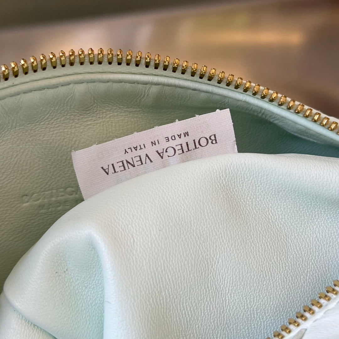 WALLACE 22 BAG in WHITE CALFSKIN