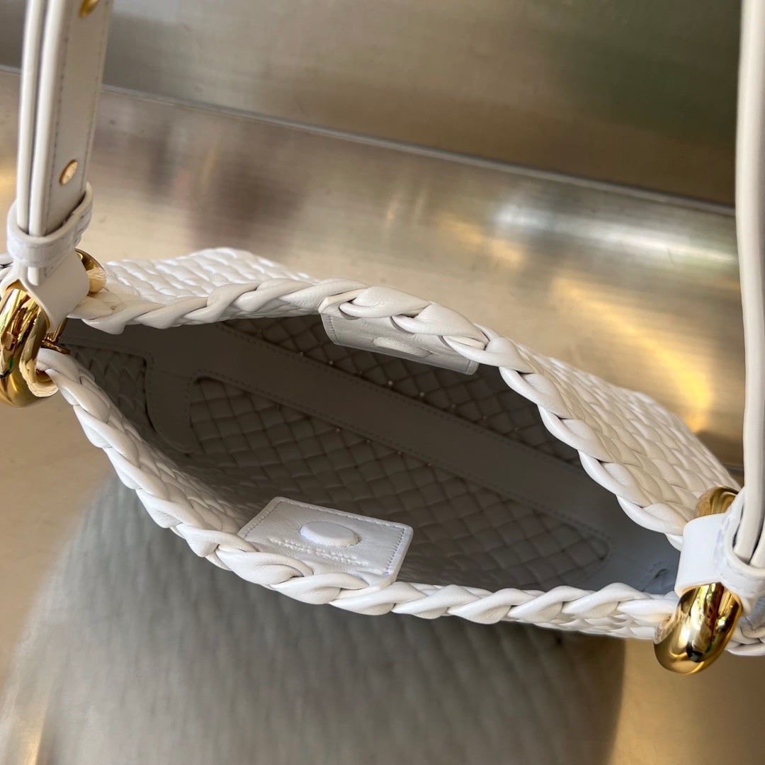 Richelieu Wallet 19 in Classic Red Goyardine Canvas