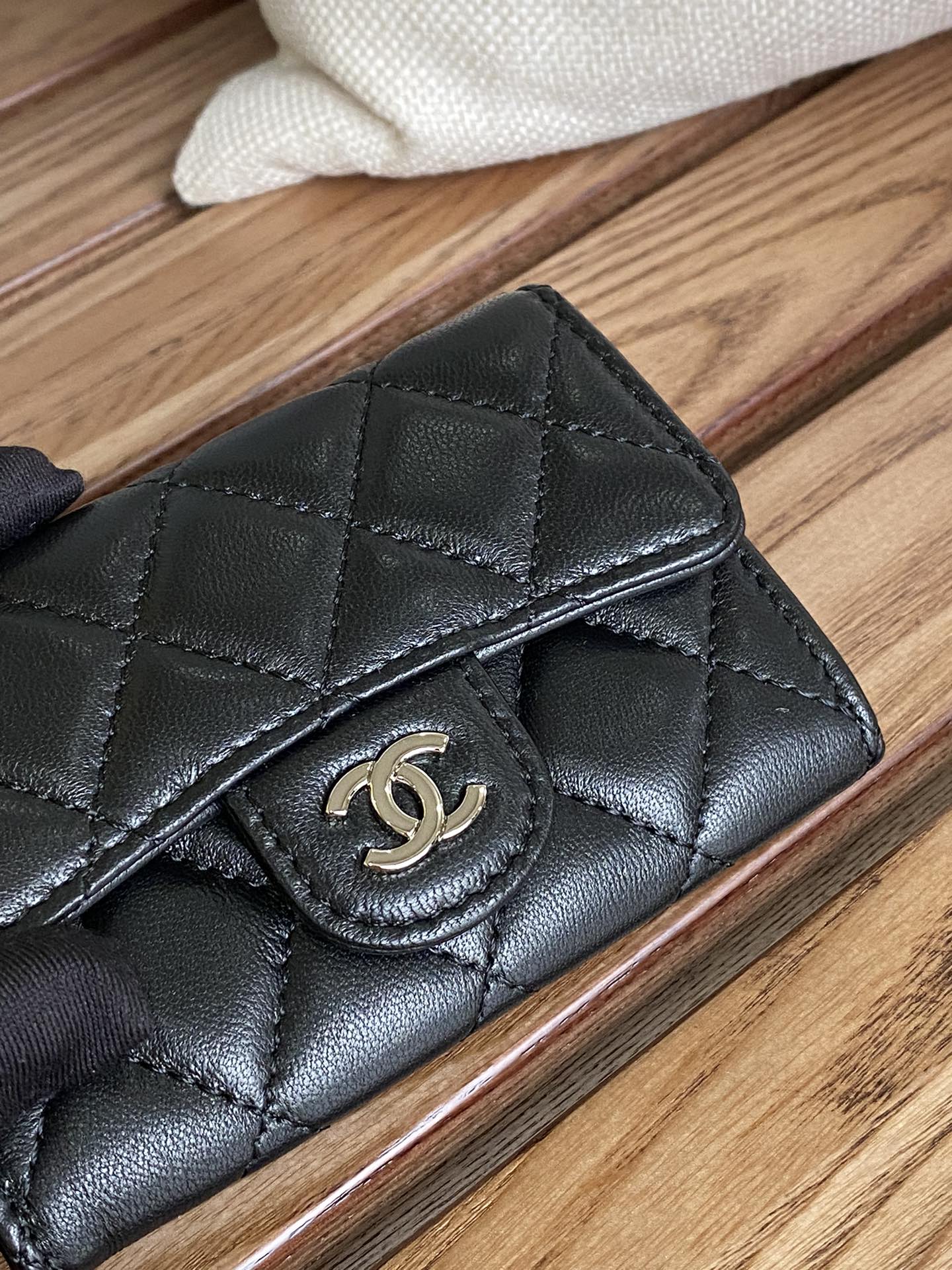 CC Large Tote 39 Light Beige Canvas Pearl Logo