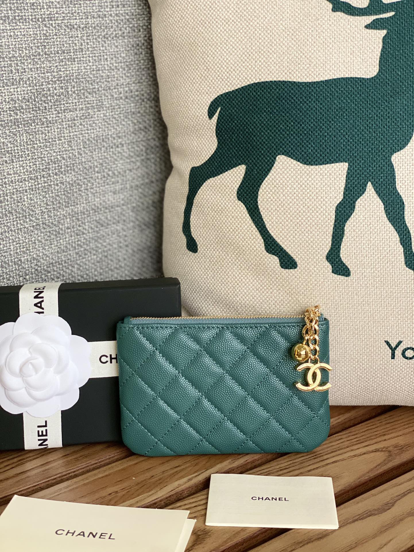 CC Large Tote 39 Light Beige Canvas Pearl Logo