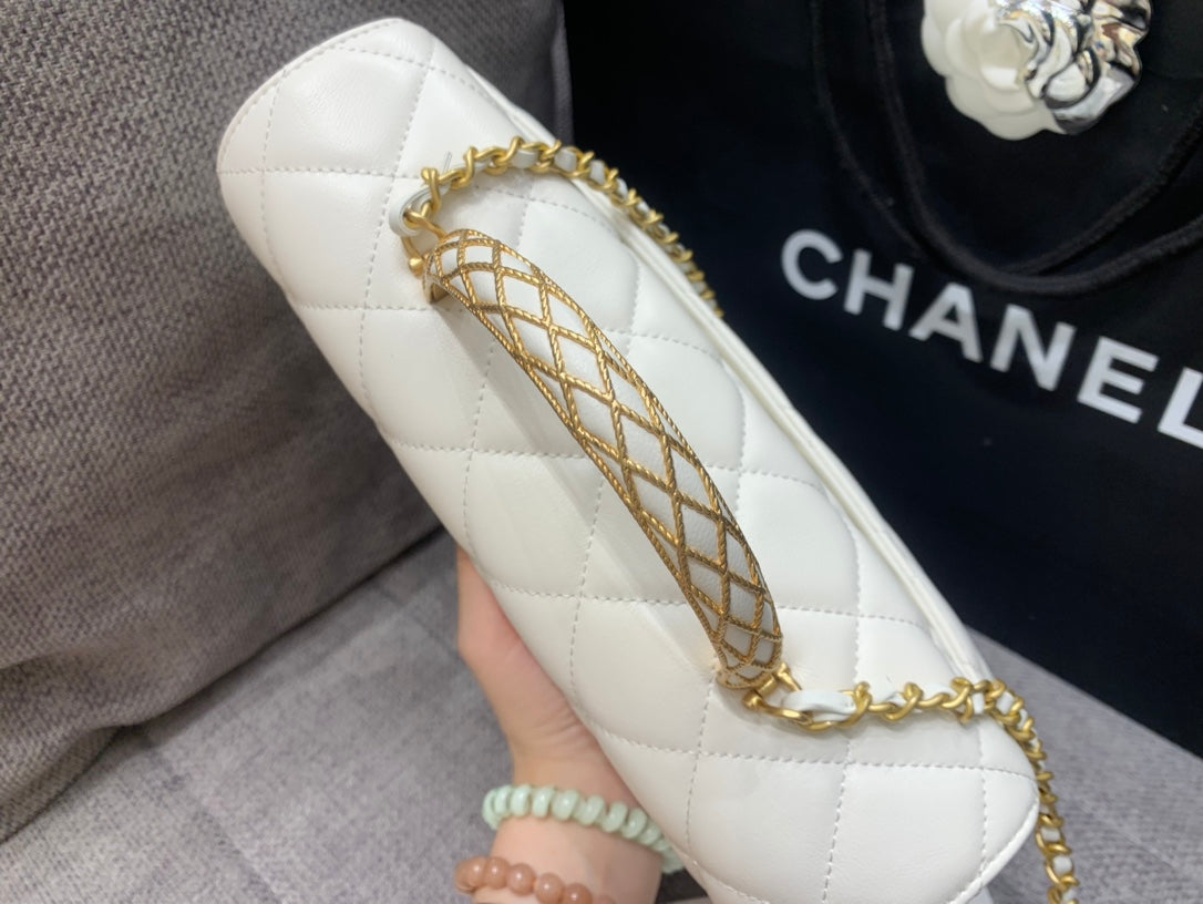 CC Large Tote 39 Light Beige Canvas Pearl Logo