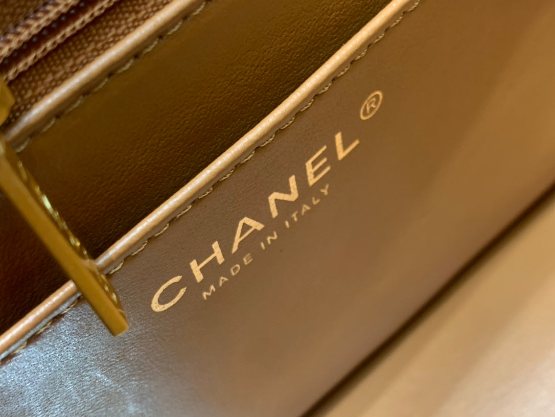 CC Large Tote 39 Light Beige Canvas Pearl Logo