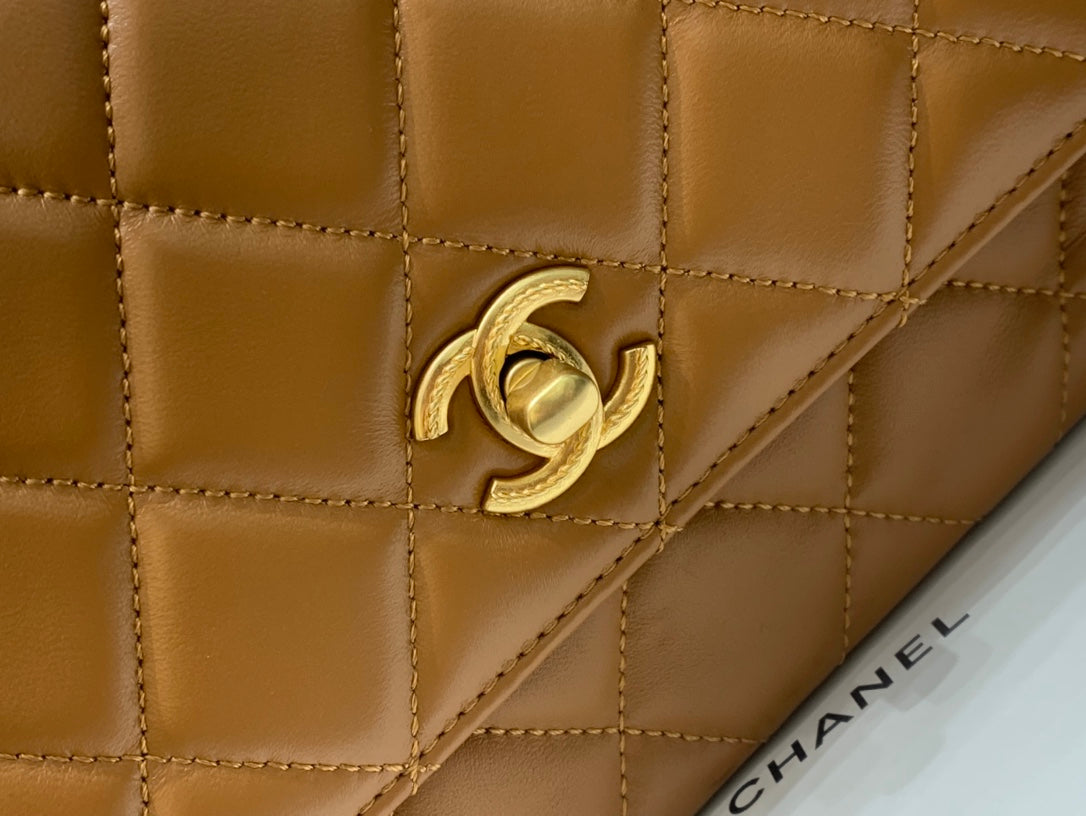 CC Large Tote 39 Light Beige Canvas Pearl Logo