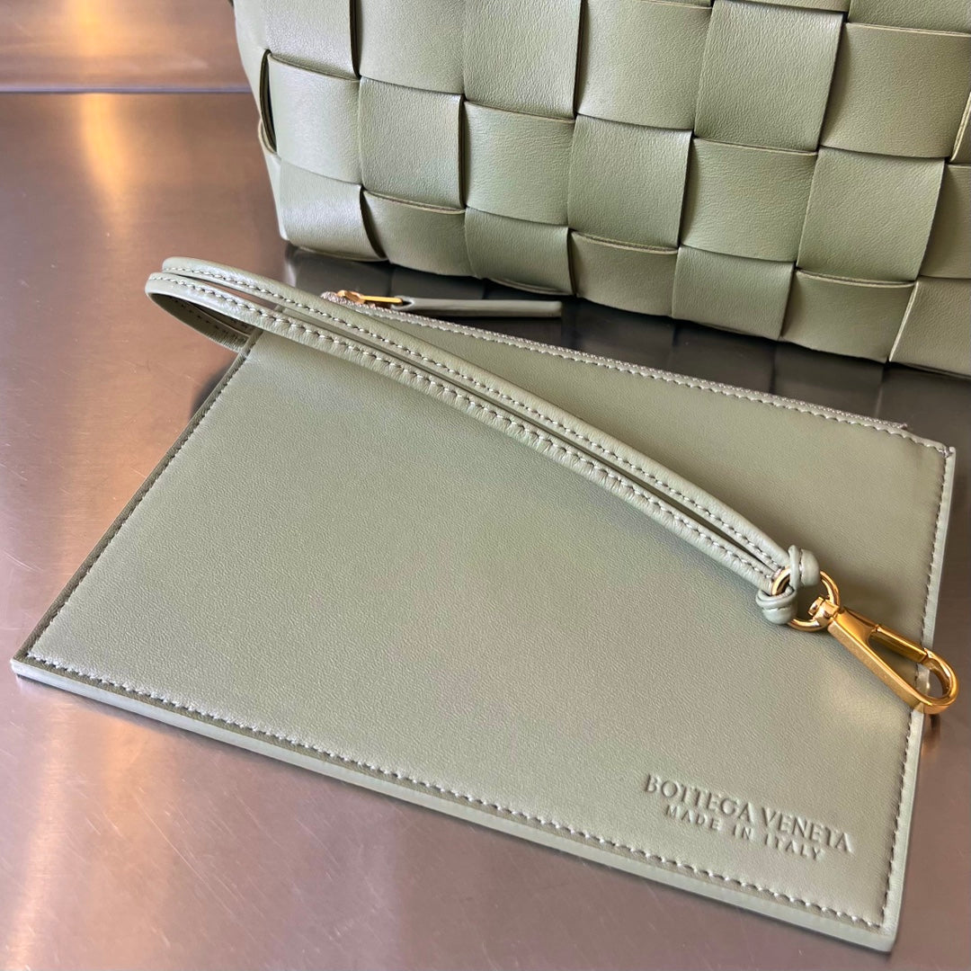 SMALL 22 CASSETTE in EICRU BEIGE LAMBSKIN