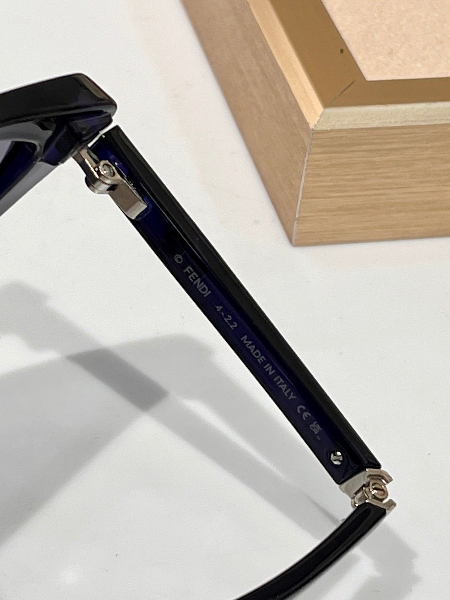 Foldable Ff Diamonds Cat-Eye Sunglasses 548844 In Acetate