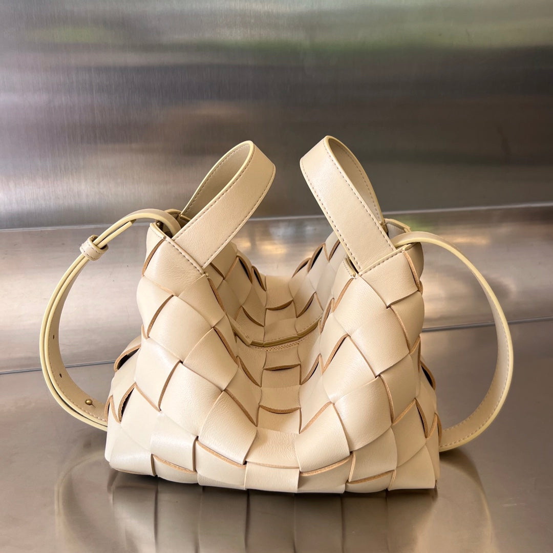 SMALL 22 CASSETTE in BEIGE LAMBSKIN