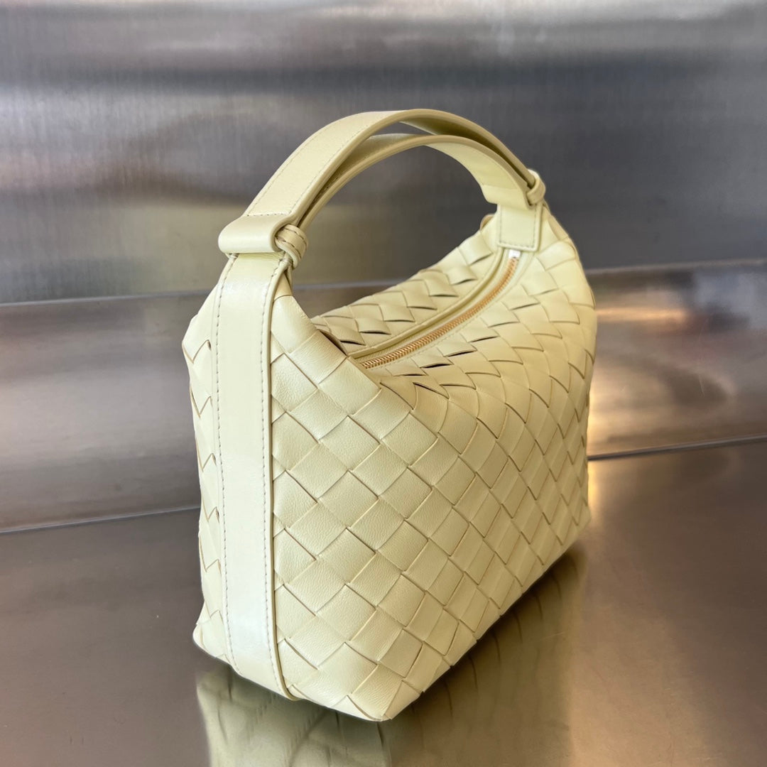 WALLACE 22 BAG in YELLOW CREAM CALFSKIN