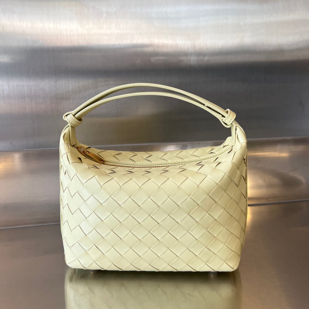 WALLACE 22 BAG in YELLOW CREAM CALFSKIN