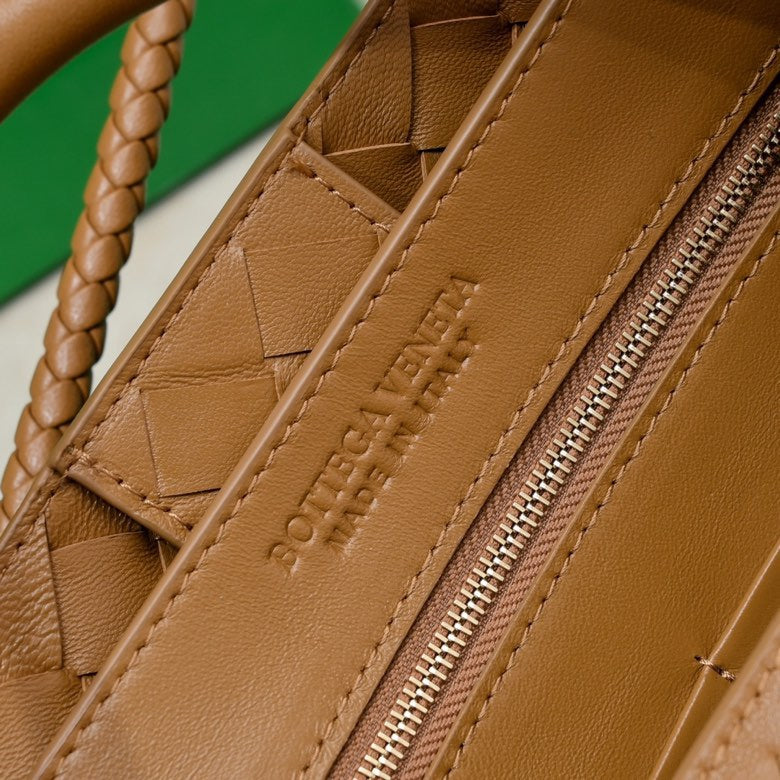 Bv Medium Andiamo 32 Brown Lambskin