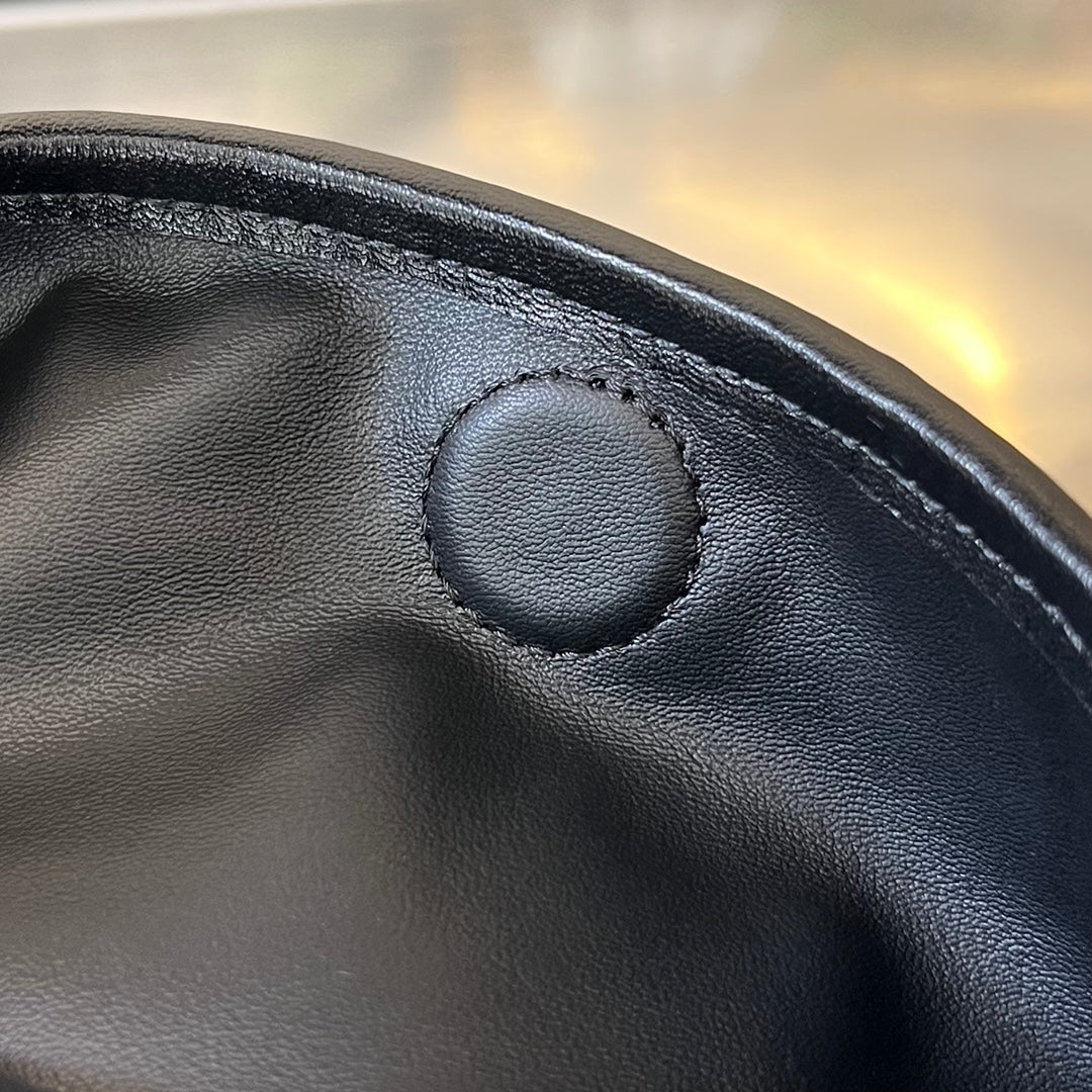 LARGE HOP 54 in BLACK LAMBSKIN