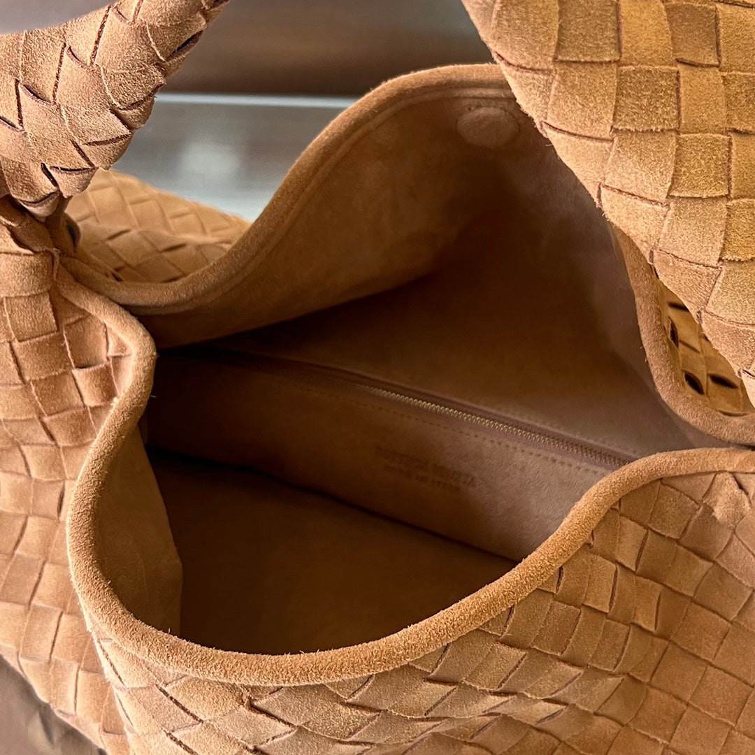 LARGE HOP 54 in RUSSET BROWN LAMBSKIN