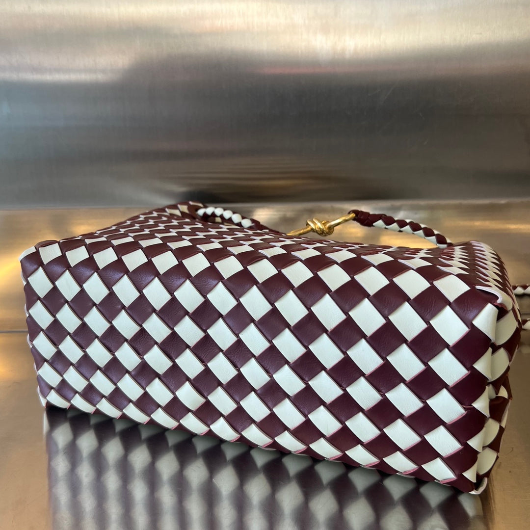 Bv Medium Andiamo 32 White Burgundy Lambskin