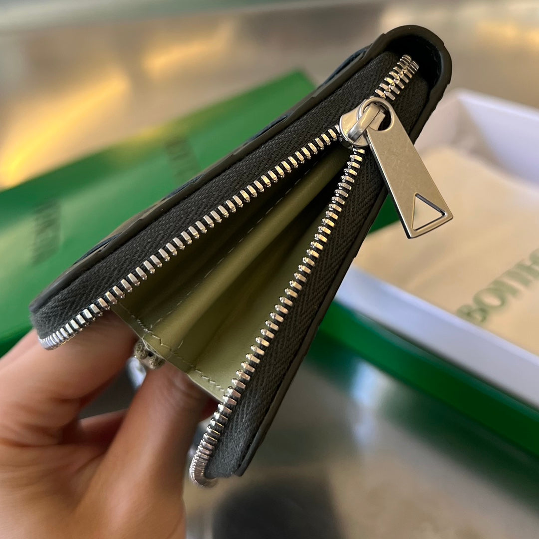 Richelieu Wallet 19 in Classic Red Goyardine Canvas