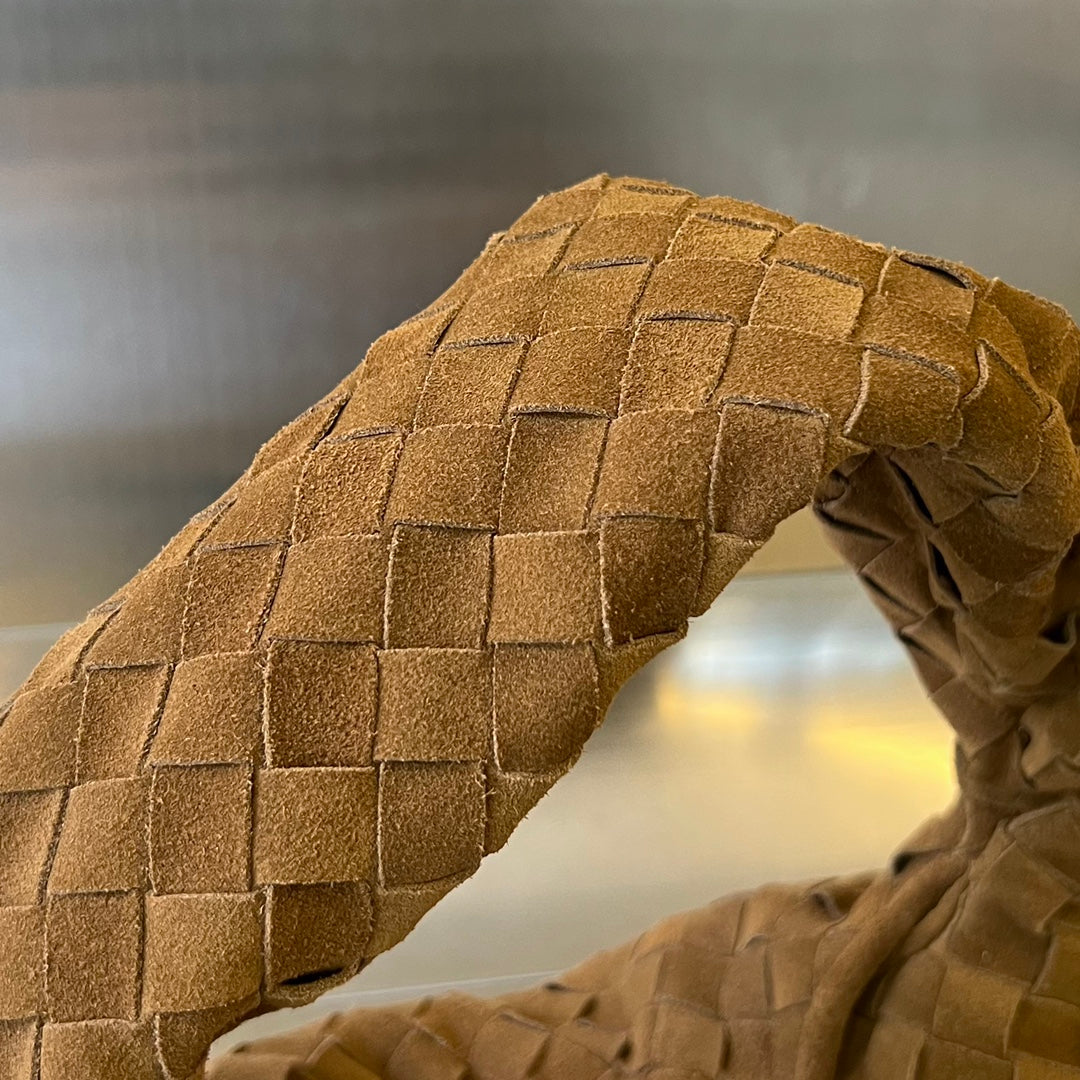 SMALL HOP 40 in CARAMEL BROWN LAMBSKIN