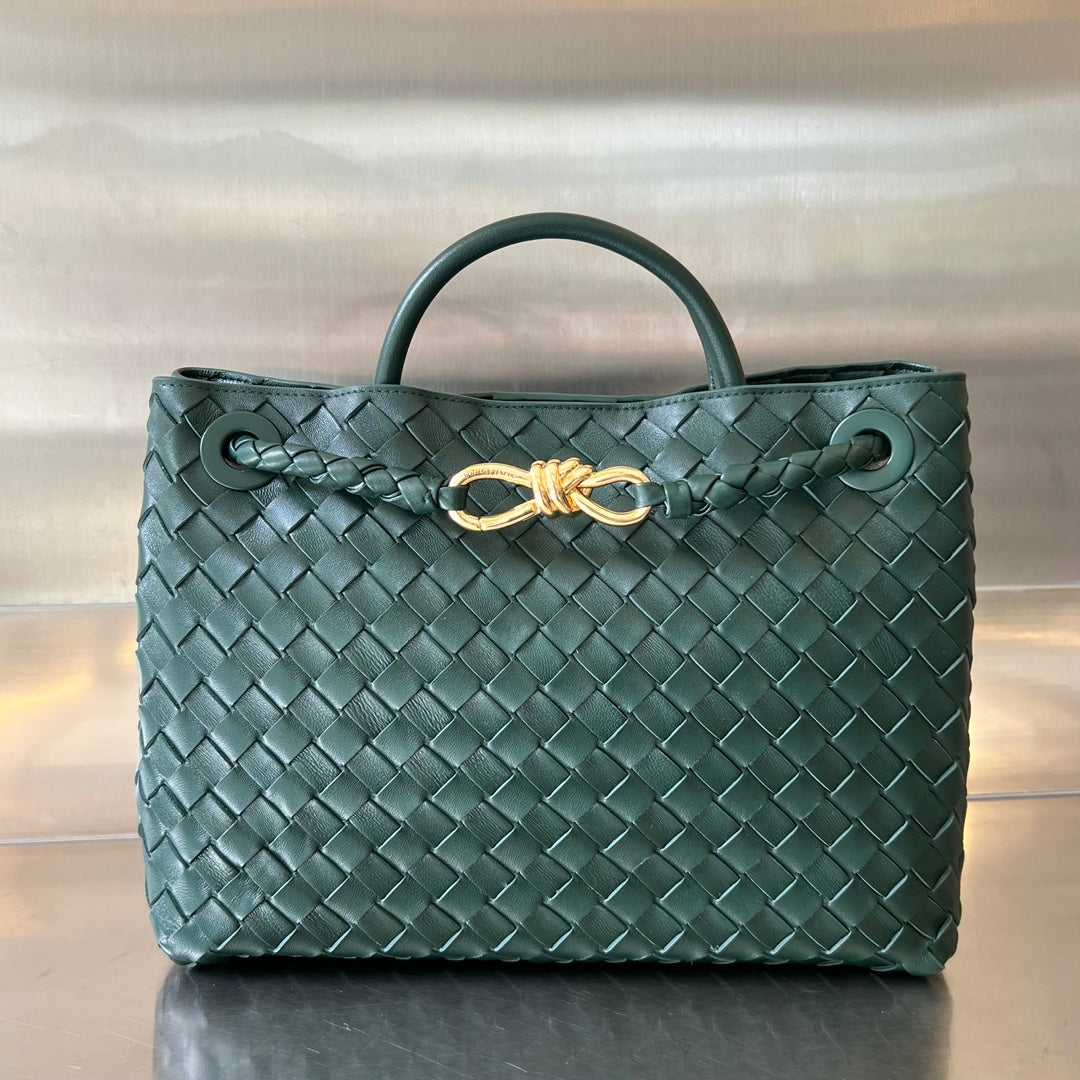 Bv Medium Andiamo 32 Castleton Green Lambskin